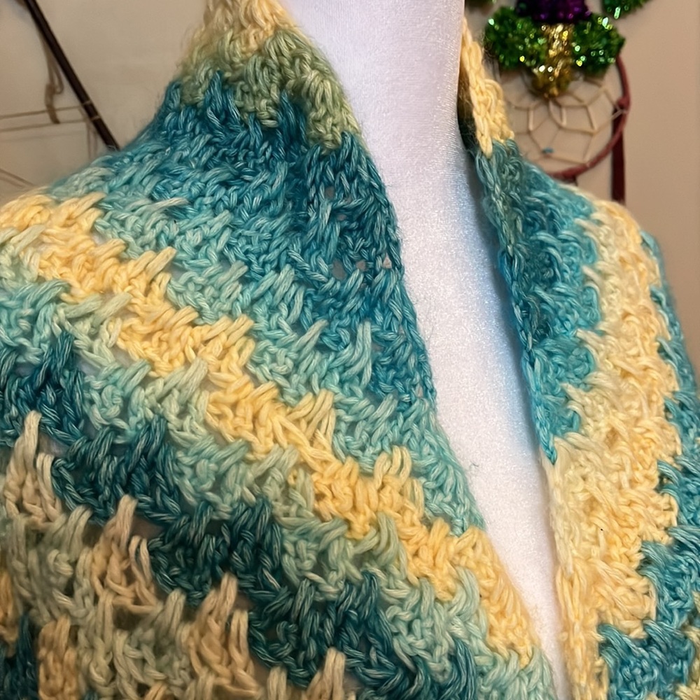 Spring Shawl. Handmade. - Picture 6 of 9